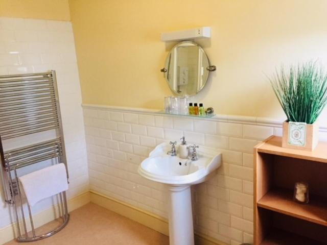 קזיק Salisbury Guest House מראה חיצוני תמונה